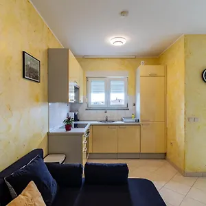 Apartman Ben1, Pula