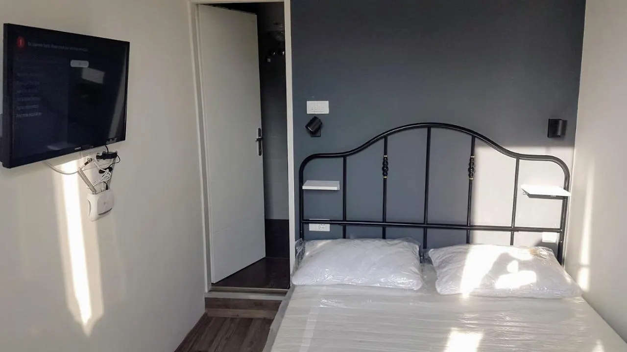 Apartments Flanaticus Pula 0*,  Croatia