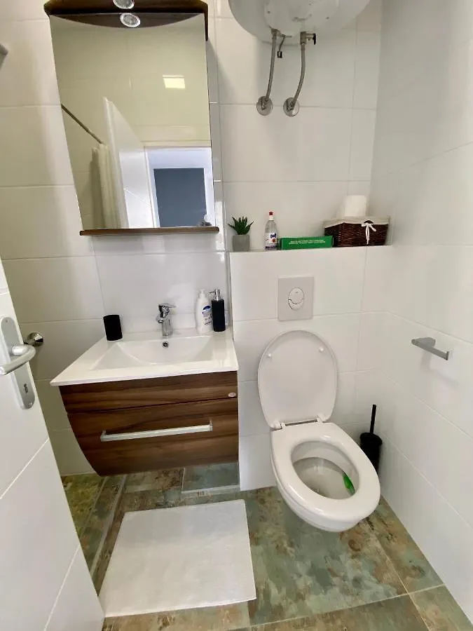 Apartments Flanaticus Pula 0*,  Croatia